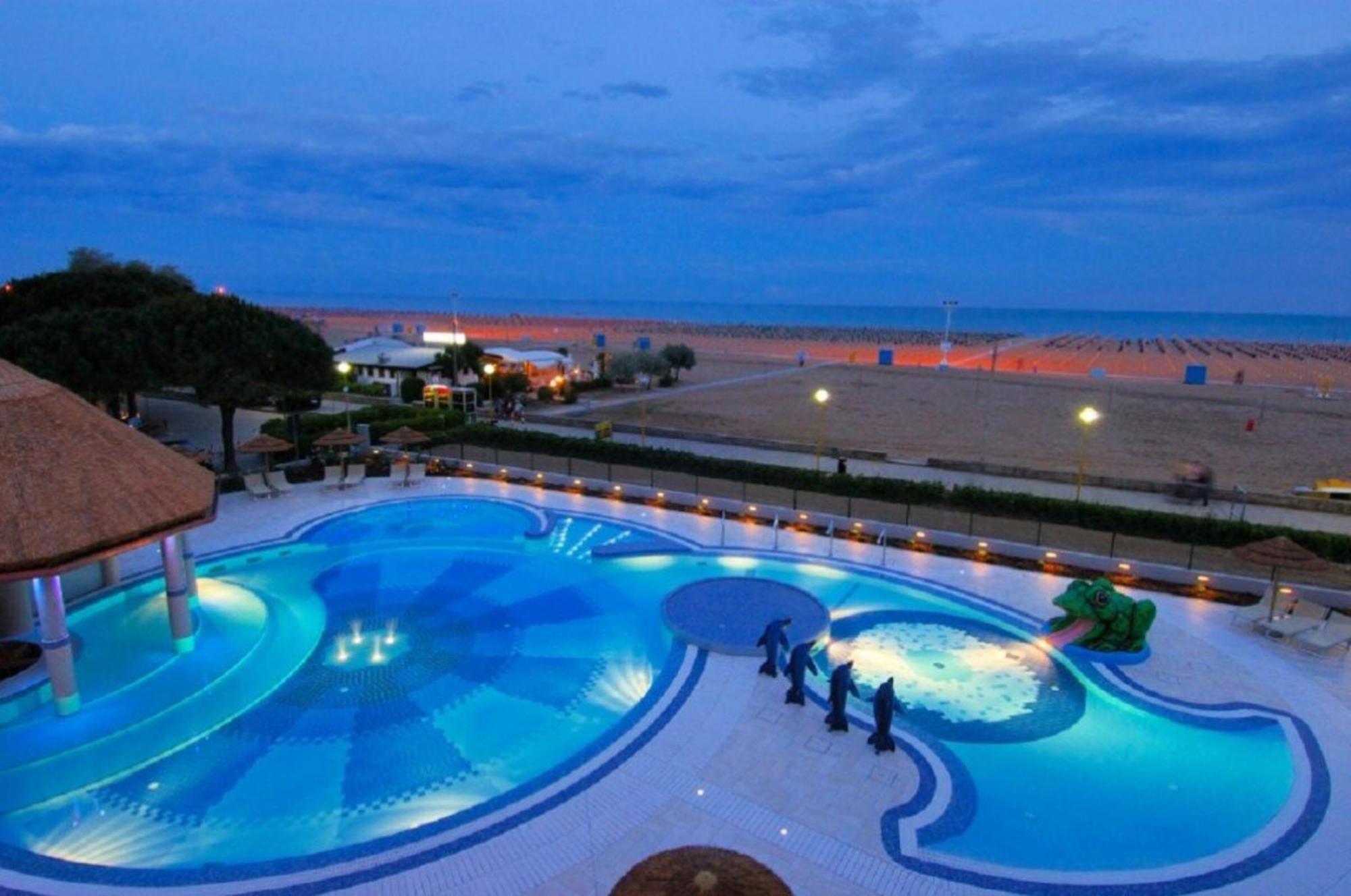 Peaceful Flat Next To The With Balcony Apartment *